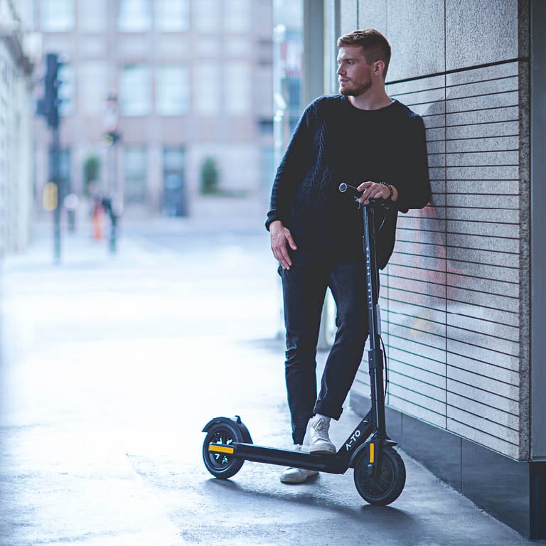 at_category_plp_ausruestung_e-mobility_smartdesk.jpg