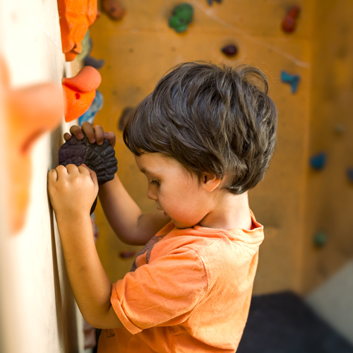 Bouldern bunte Griffe