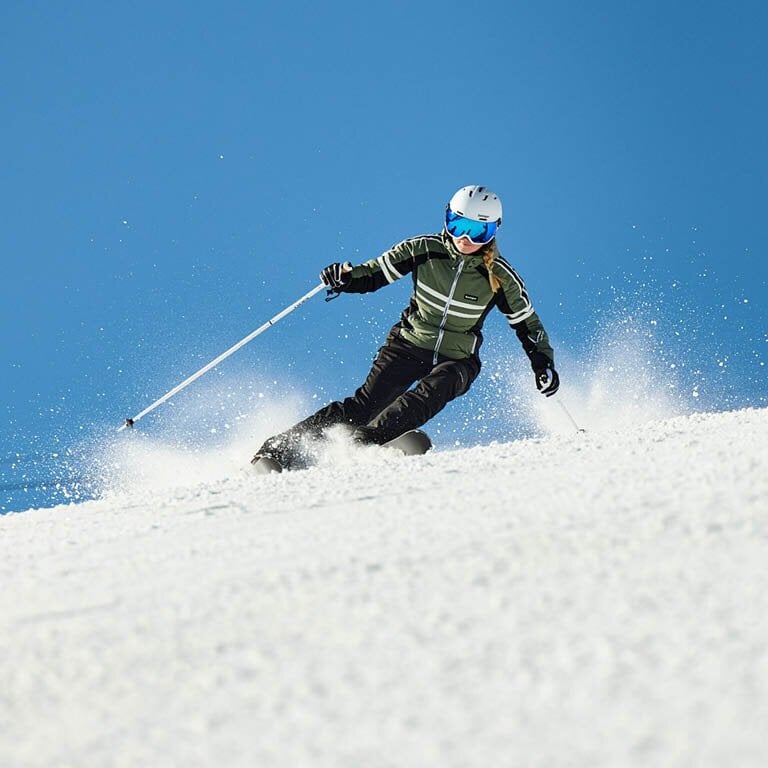at_category_plp_ausruestung_ski-und-snowboards_smartdesk.jpg